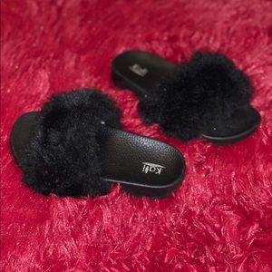 Girls slippers